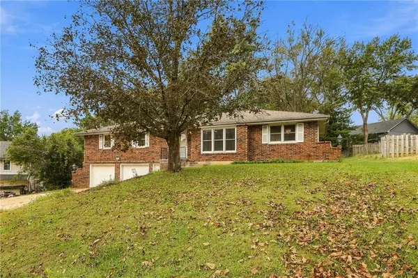 7724 Eastside DR #NW, Weatherby Lake, MO 64152