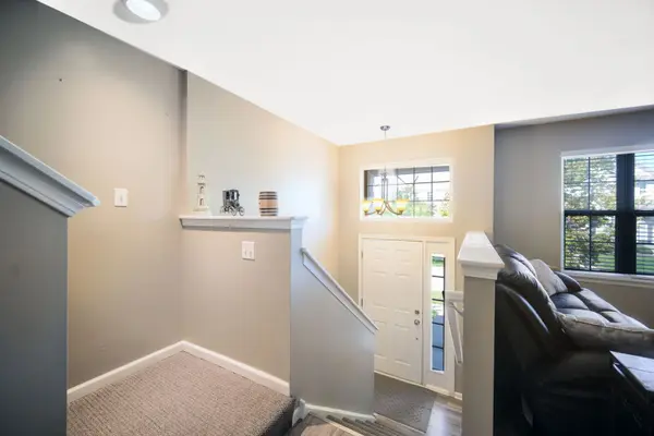 1263 Derry LN, Pingree Grove, IL 60140