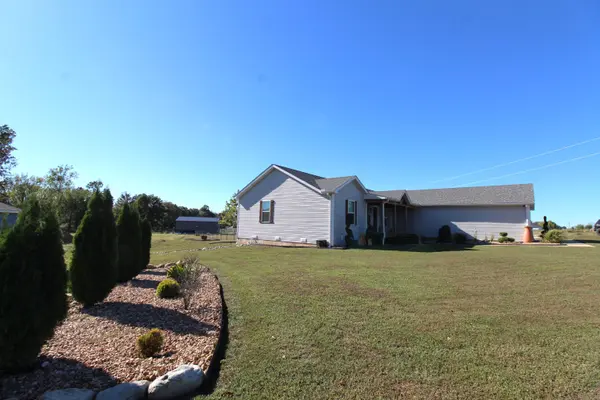 5492 S 250th RD, Buffalo, MO 65622