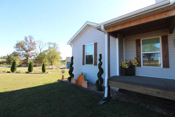 5492 S 250th RD, Buffalo, MO 65622
