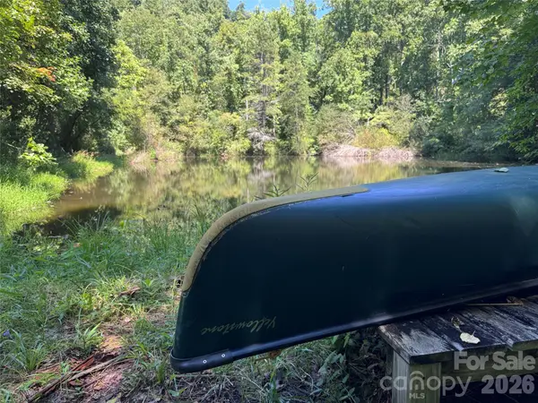 401 ± Upper Flat Creek RD, Weaverville, NC 28787