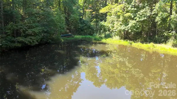 401 ± Upper Flat Creek RD, Weaverville, NC 28787
