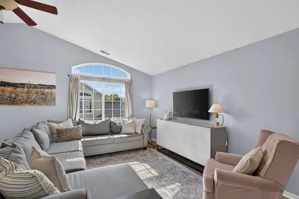 2264 Summerlin DR #2264, Aurora, IL 60503