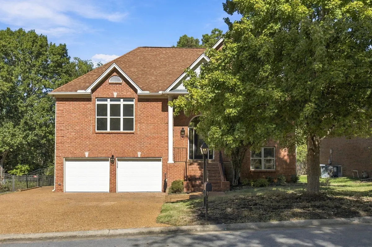4848 Peninsula Pointe Dr, Hermitage, TN 37076
