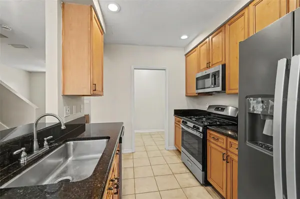11504 FOUNTAINHEAD DR, Tampa, FL 33626