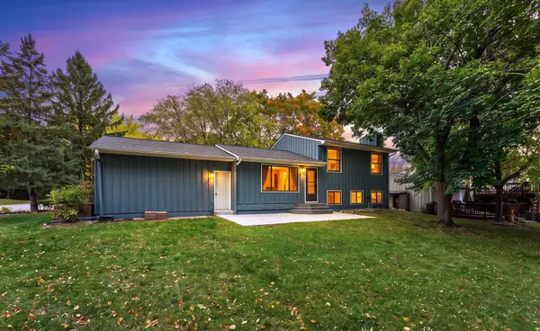 11005 Hyland TER, Eden Prairie, MN 55344