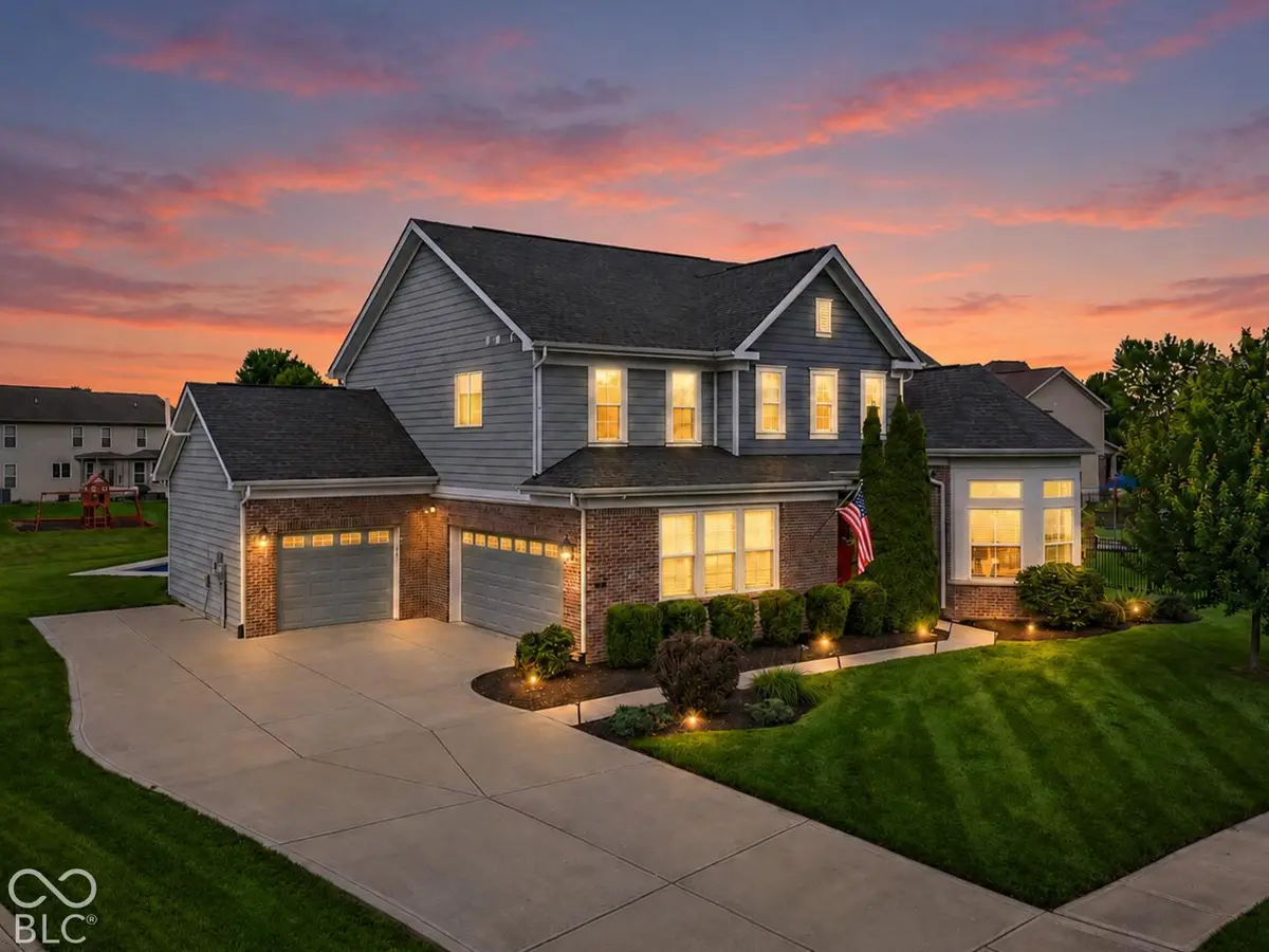 1091 Margate DR, Greenwood, IN 46143