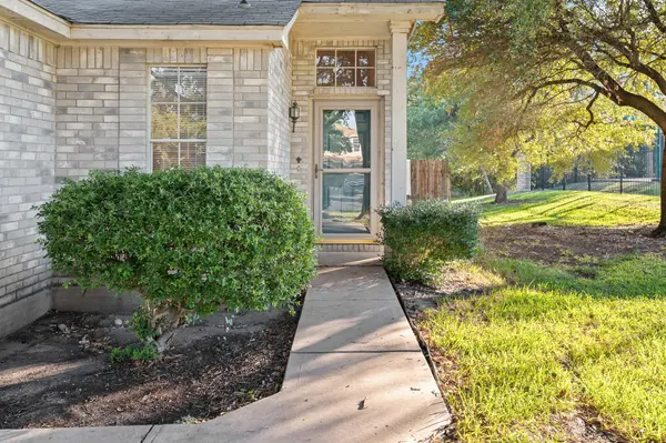 902 Moser River DR, Leander, TX 78641
