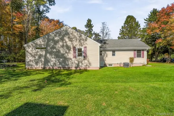 79 Pleasant Ridge RD, Poughquag, NY 12570