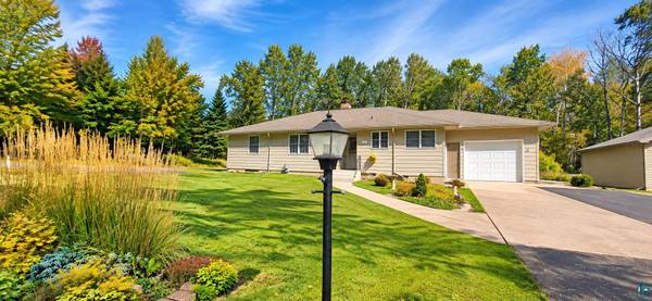 512 Ridgewood Rd, Duluth, MN 55804