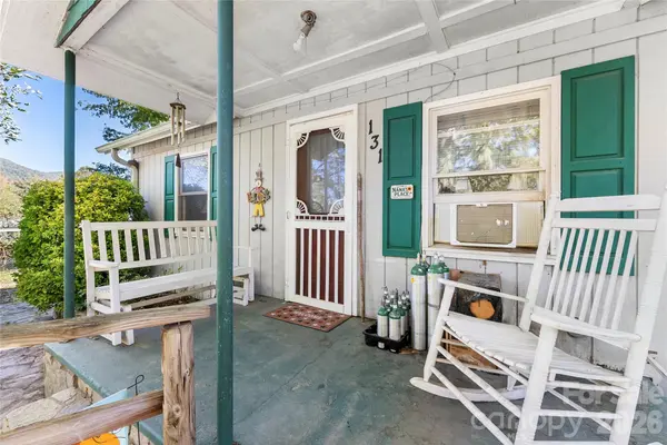 131 Central AVE, Swannanoa, NC 28778
