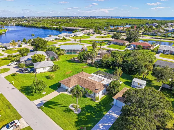 539 WOODLAND AVE NW, Port Charlotte, FL 33952