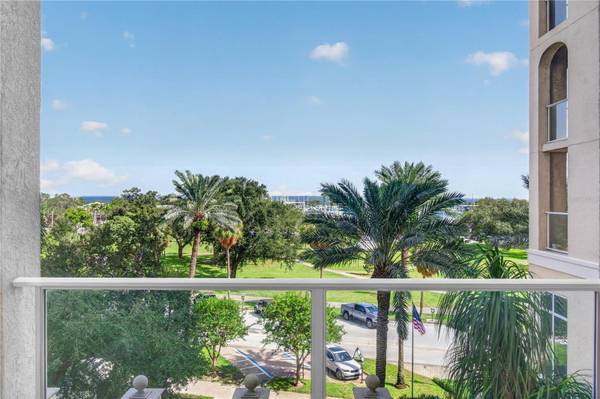 100 BEACH DR NE #401, St Petersburg, FL 33701