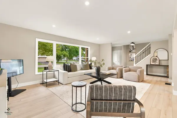 2703 N Ridge AVE, Arlington Heights, IL 60004