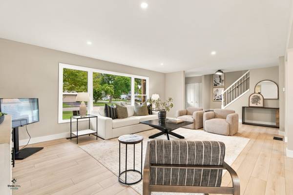2703 N Ridge AVE, Arlington Heights, IL 60004