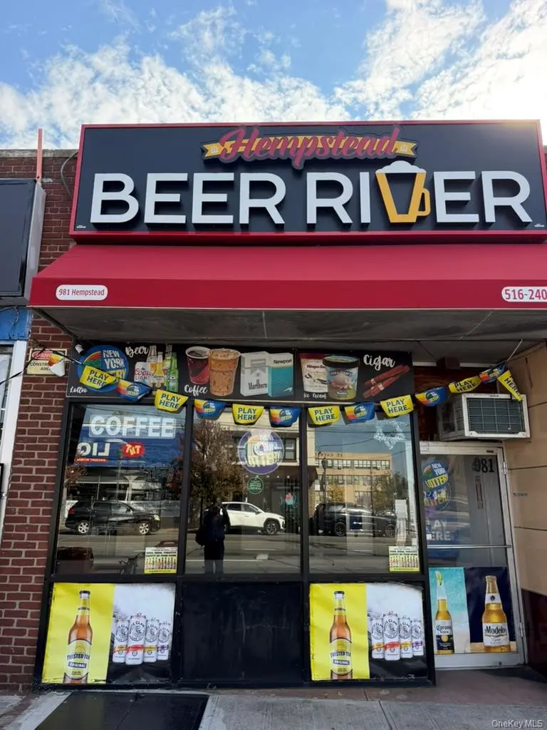 981 Hempstead TPKE, Franklin Square, NY 11010