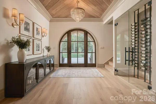 900 Jefferson DR, Charlotte, NC 28270