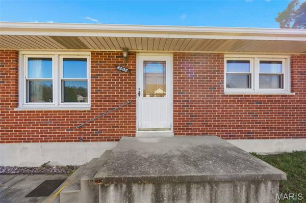 1008 S Jefferson ST, Farmington, MO 63640