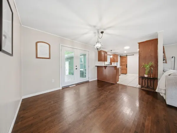 105 E Meadowbrook AVE, Clever, MO 65631