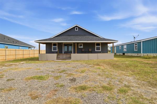 820 Los Milagros DR, Dale, TX 78616