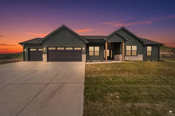 3920 Travers CIR, Manhattan, KS 66503