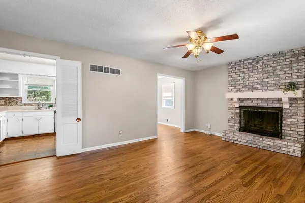 8401 Arlington AVE, Raytown, MO 64138