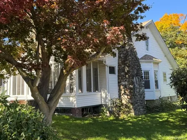 18 Oak ST, Newburgh, NY 12550
