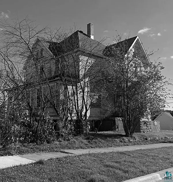106 E Harvey St, Ely, MN 55706-0000