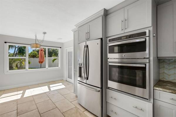 3012 YALE ST N, St Petersburg, FL 33713