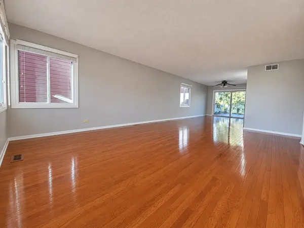 6430 Pruthmore CT, Lisle, IL 60532