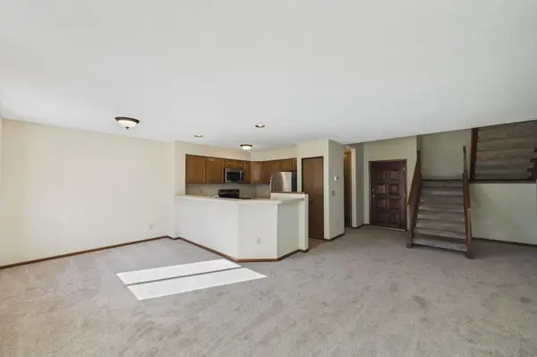1392 Carling DR #208, Saint Paul, MN 55108