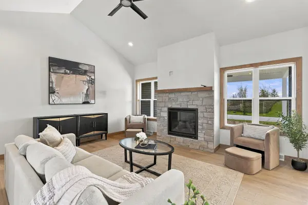 N1282 MEADOW PARK DR, Greenville, WI 54942