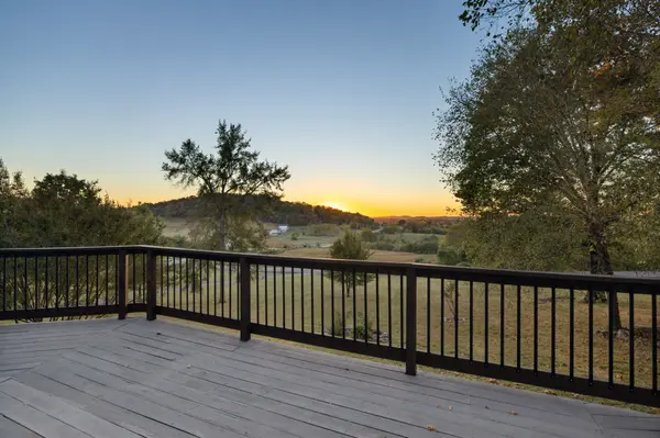 987 Mount Olivet Rd, Columbia, TN 38401