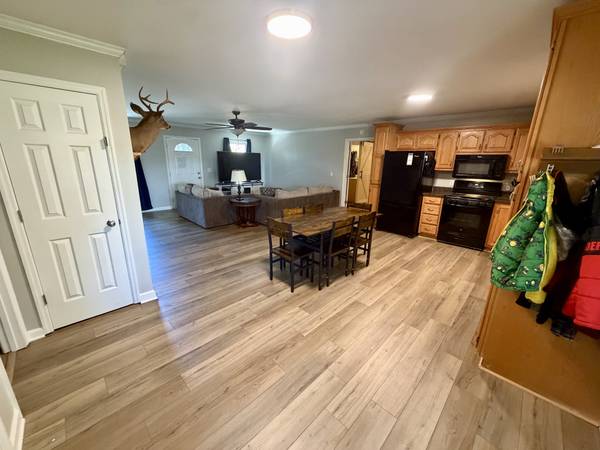 682 New Bildad Rd, Smithville, TN 37166