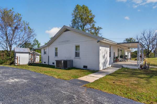 1447 York Hwy, Gainesboro, TN 38562