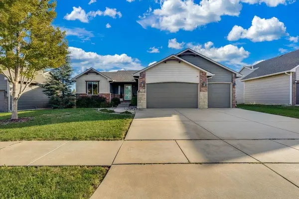 1501 E Splitwood Way St, Derby, KS 67037