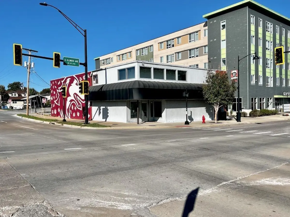 718 S Illinois AVE, Carbondale, IL 62901