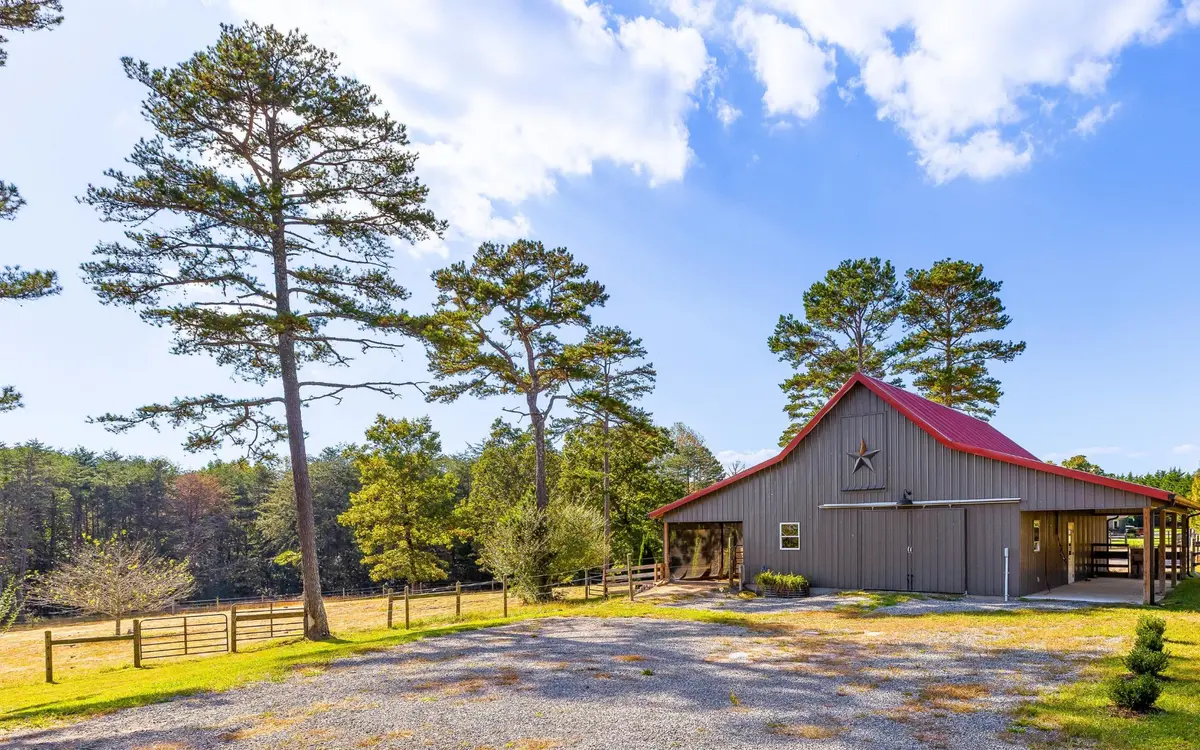 1152 Brier Branch Road, Graysville, TN 37338