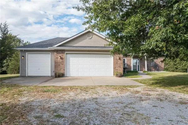 8041 NW Joe Montana DR, Cameron, MO 64429
