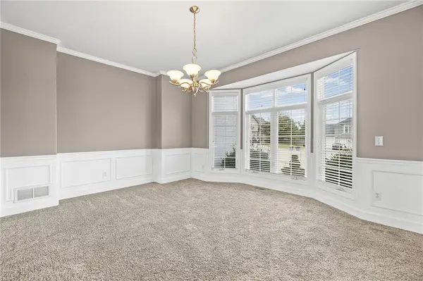 1703 NE 181st TER, Smithville, MO 64089