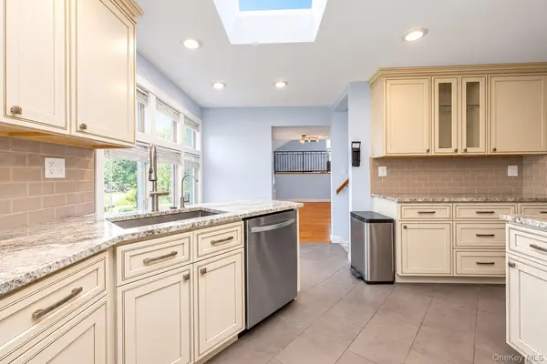 2452 Freeport ST, Wantagh, NY 11793