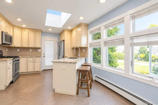 2452 Freeport ST, Wantagh, NY 11793