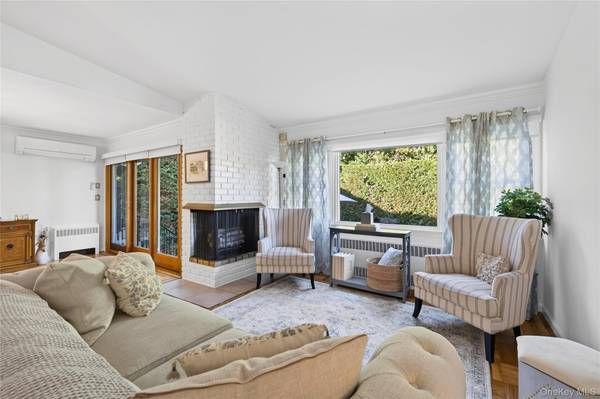 214 Wetherill RD, Garden City, NY 11530