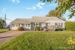 45 Charleston DR, Amity Harbor, NY 11701