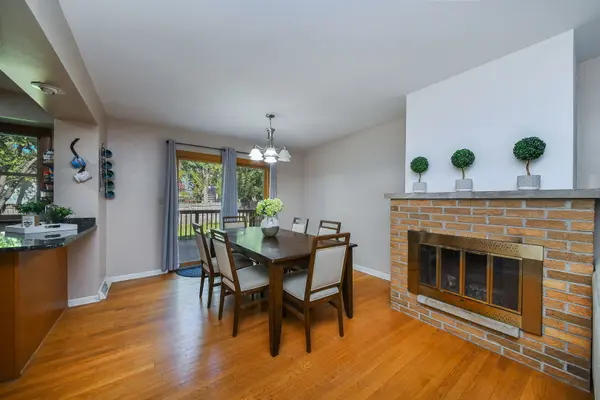 9 Moraine TER, Dekalb, IL 60115