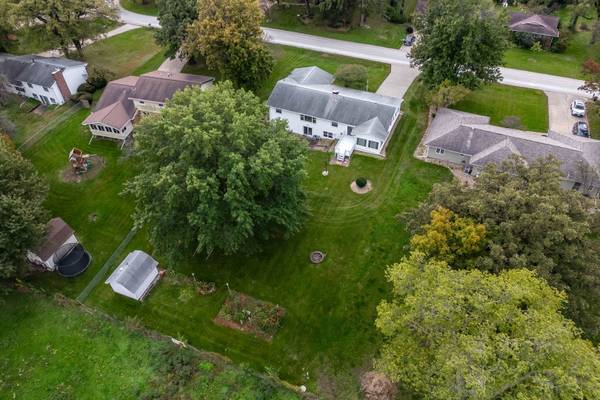 410 Ridge DR, Geneseo, IL 61254
