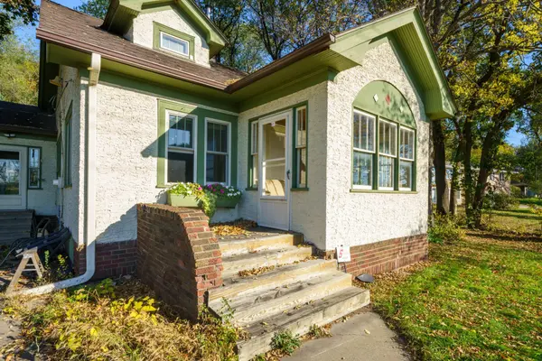 1194 Point Douglas RD S, Saint Paul, MN 55119