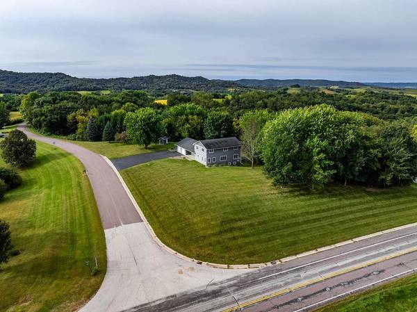 W28184 Bills Valley RD, Arcadia, WI 54612