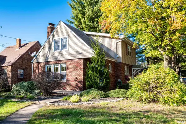 801 W FORREST HILL AVE, Peoria, IL 61604