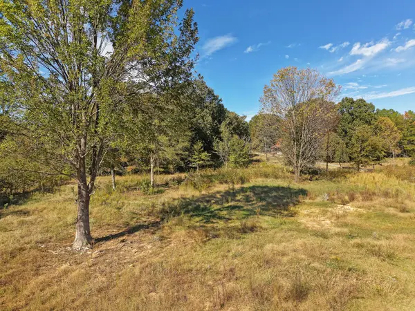 2623 Harts Bridge Rd, Jackson, TN 38301
